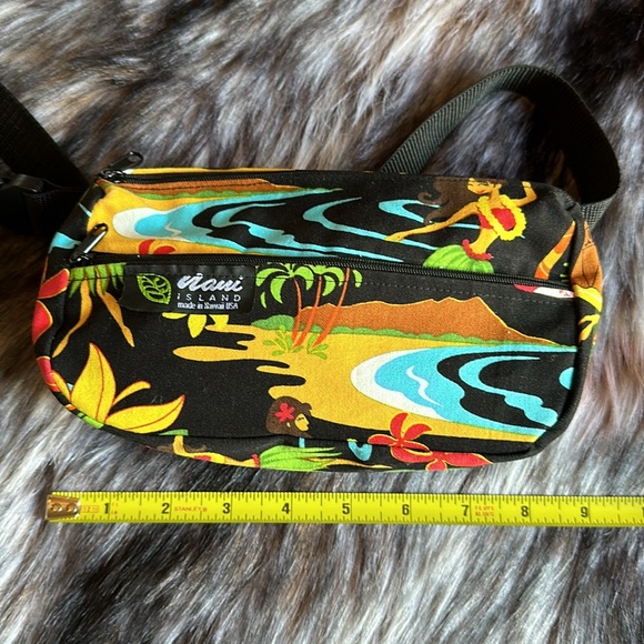 Nani Island *NWOT* Women’s Hula Girl Small Hip Pouch with Adjustable Waist Strap - Picture 10 of 11